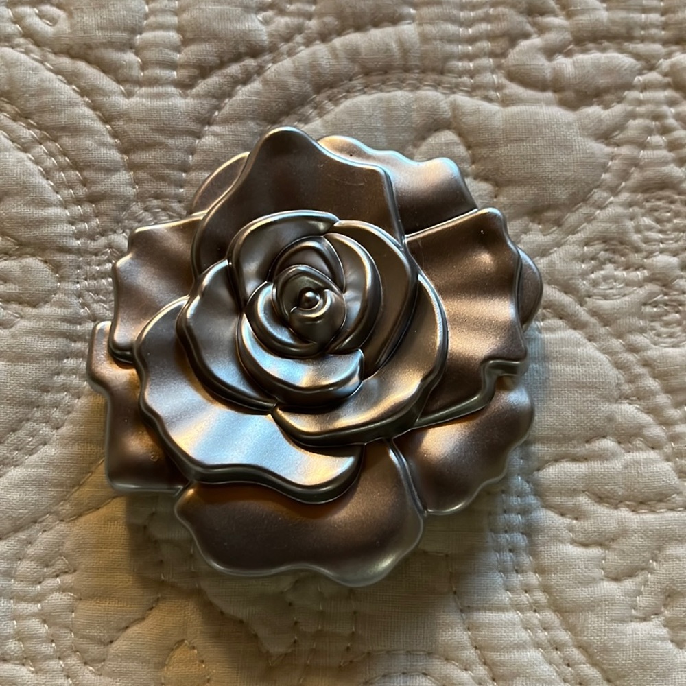 Small rose shaped double purse size mirror